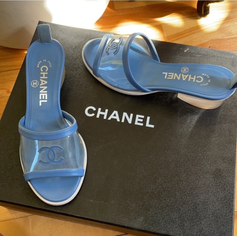 Chanel 19S Blue Transparent CC Logo Mules - Picture 6 of 8